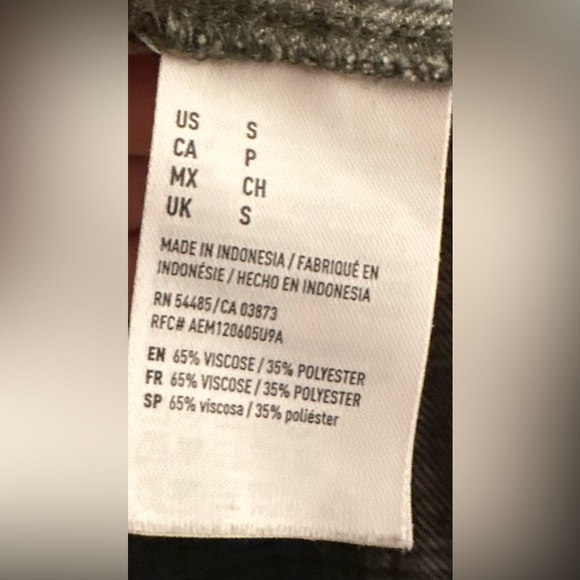 AE Plaid Button-Up Shirt - Picture 5 of 6